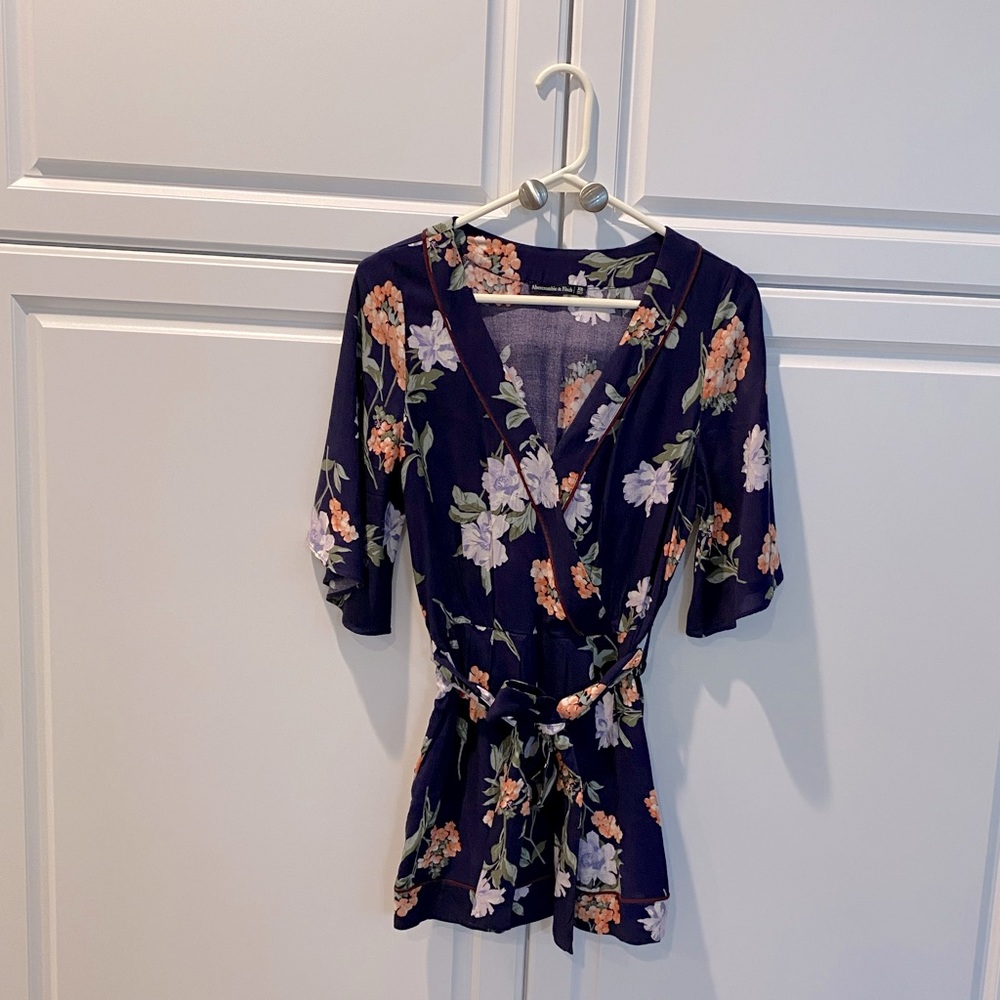 Abercrombie kimono wrap romper XS